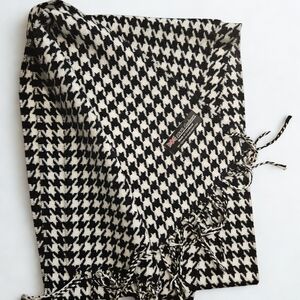 Black and White Houndstooth Cashmere Scarf